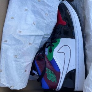 Women's Air Jordan 1 Mid SE, sz 8.5